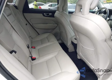 2018 Volvo Xc60 T6 Momentum из США, поврежденный, VIN LYVA22RK4JB087503